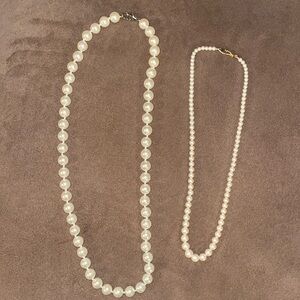 2 Beautfiul pearl necklaces